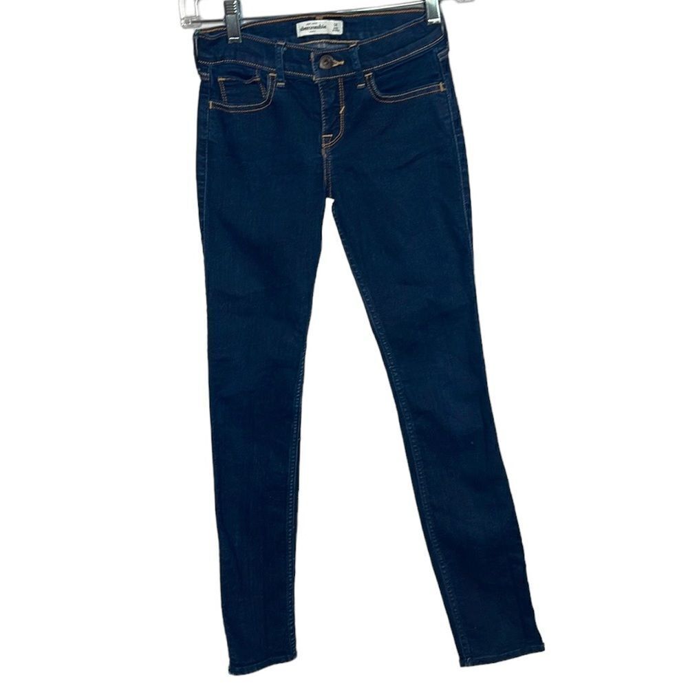 Kid’s Abercrombie & Fitch Dark Wash Skinny Jeans. Size 14.